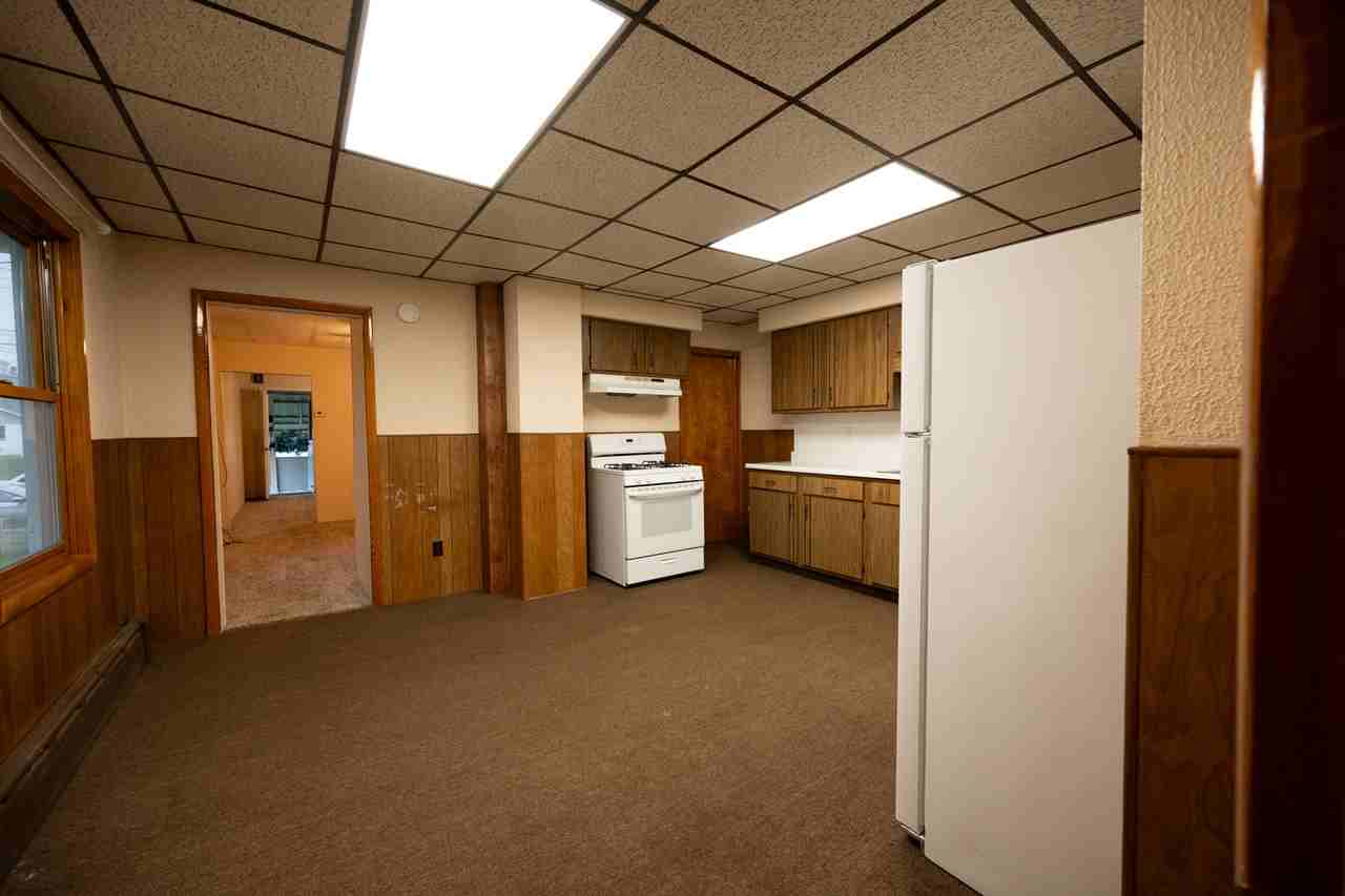 279 East Grand Street - Photo 3 of 10