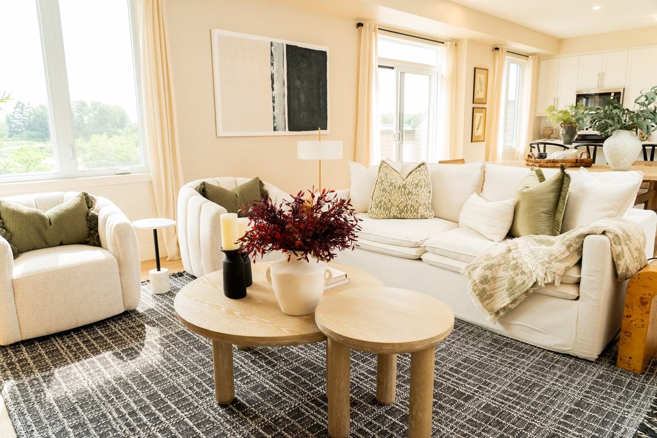 460 Asher Crescent - Photo 5 of 17