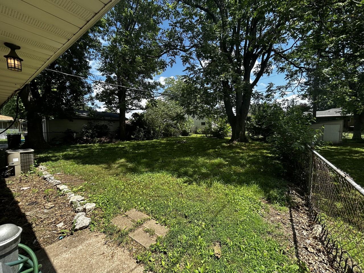 1522 Howard Court - Photo 2 of 10