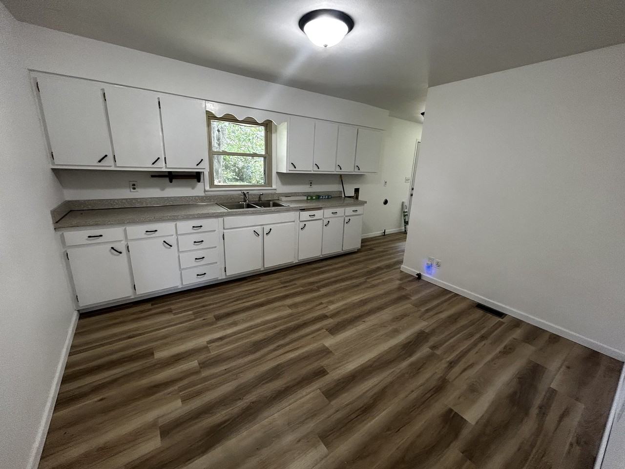 1522 Howard Court - Photo 5 of 10