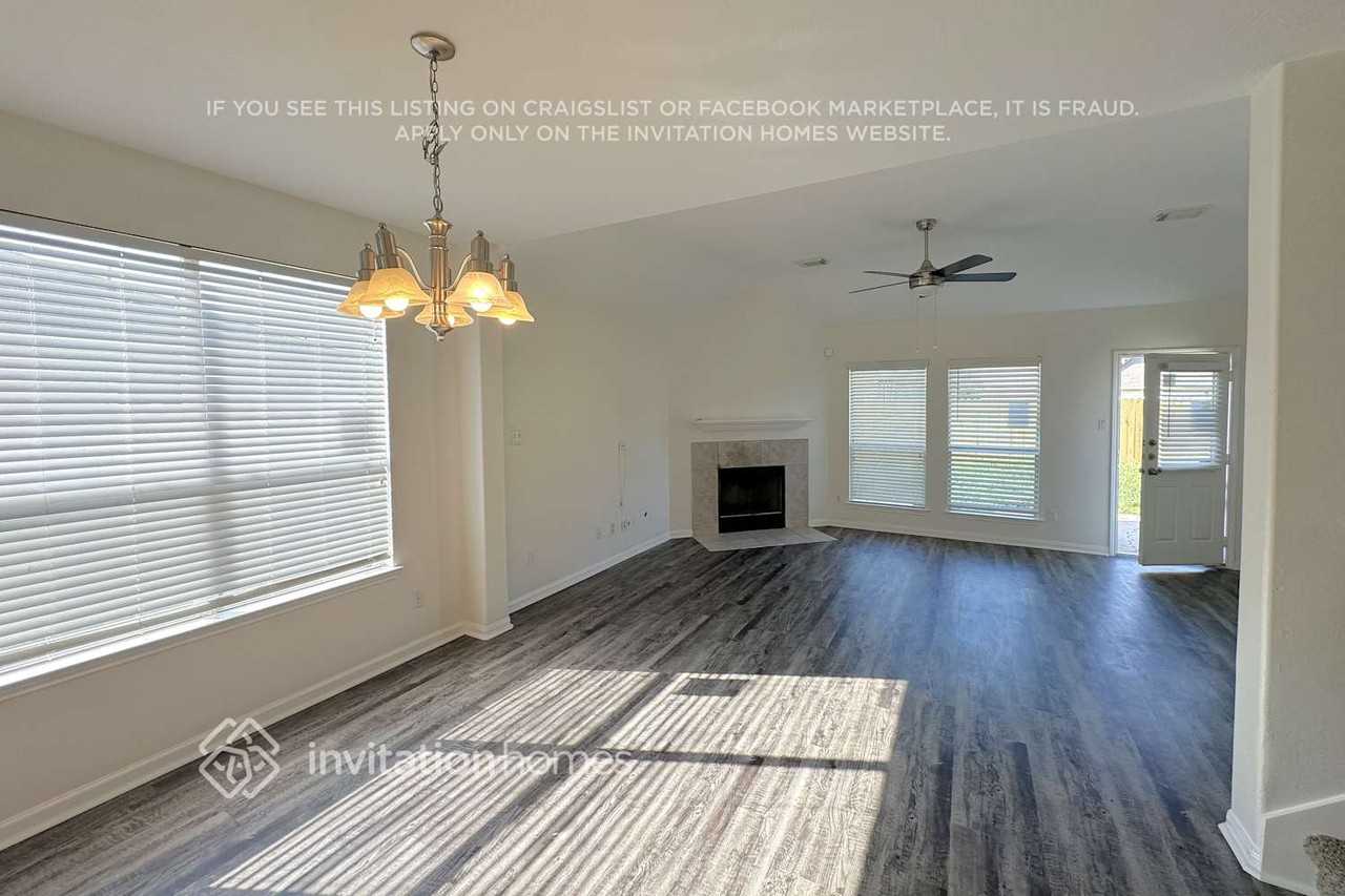 2623 Cardinal Elm St - Photo 3 of 17