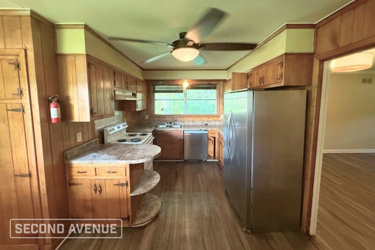 4056 Hermitage Dr - Photo 3 of 13