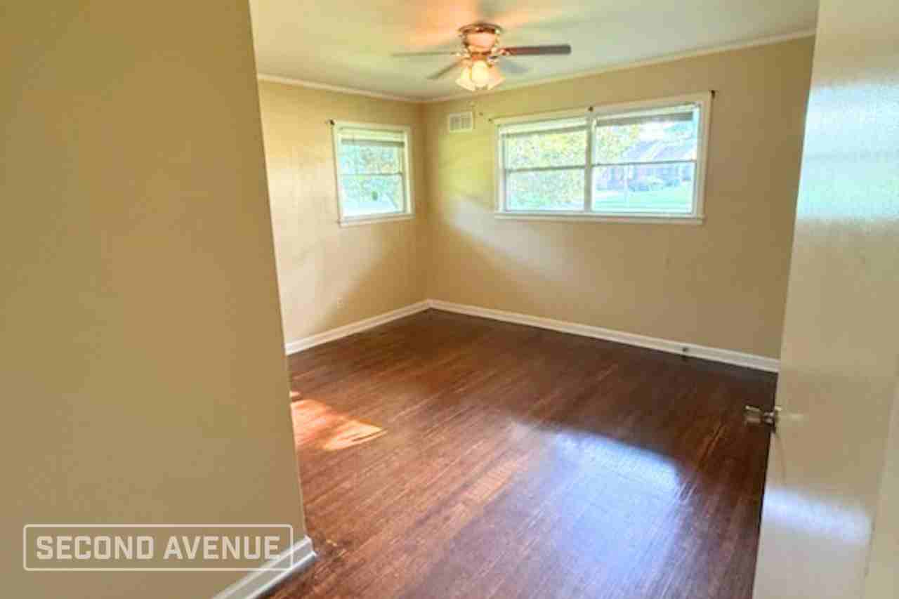 4056 Hermitage Dr - Photo 7 of 13
