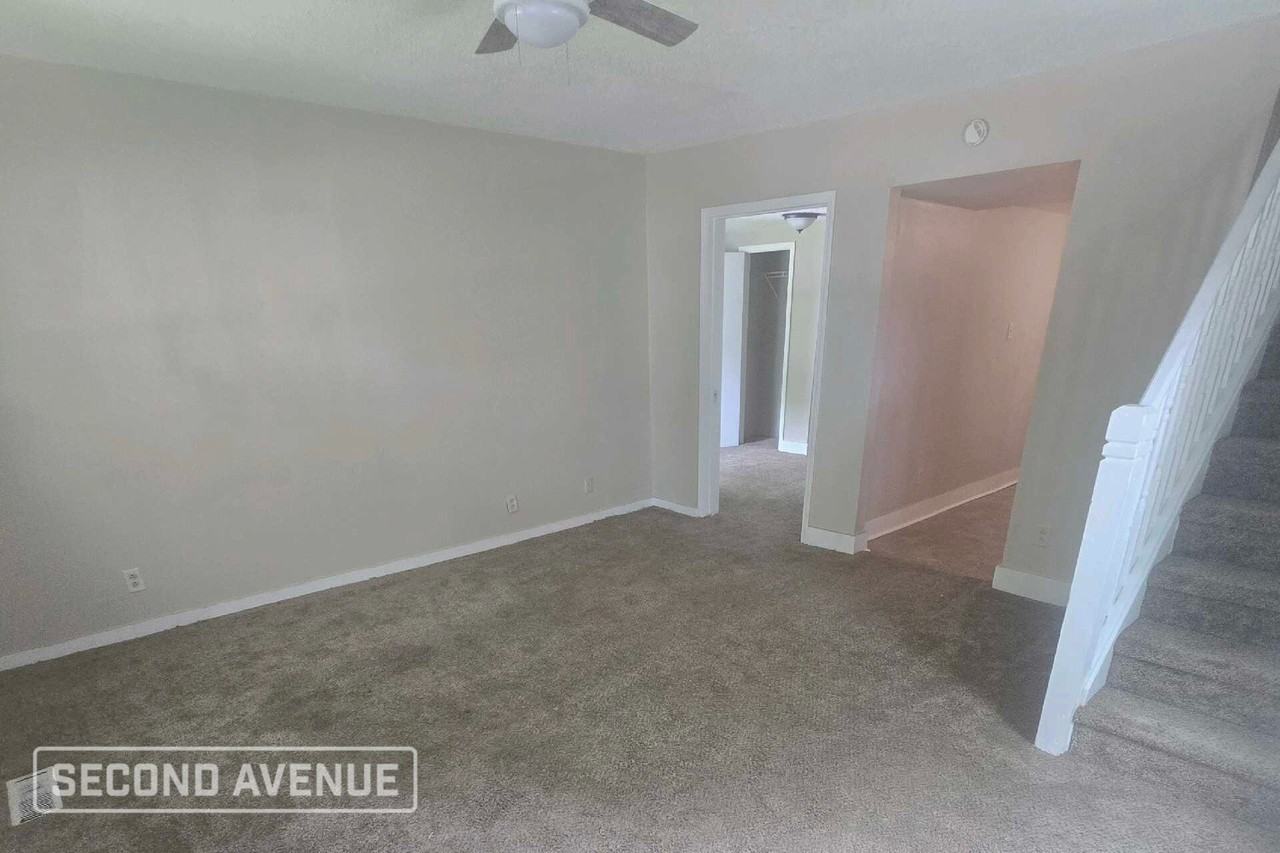 331 S Briant St - Photo 3 of 15