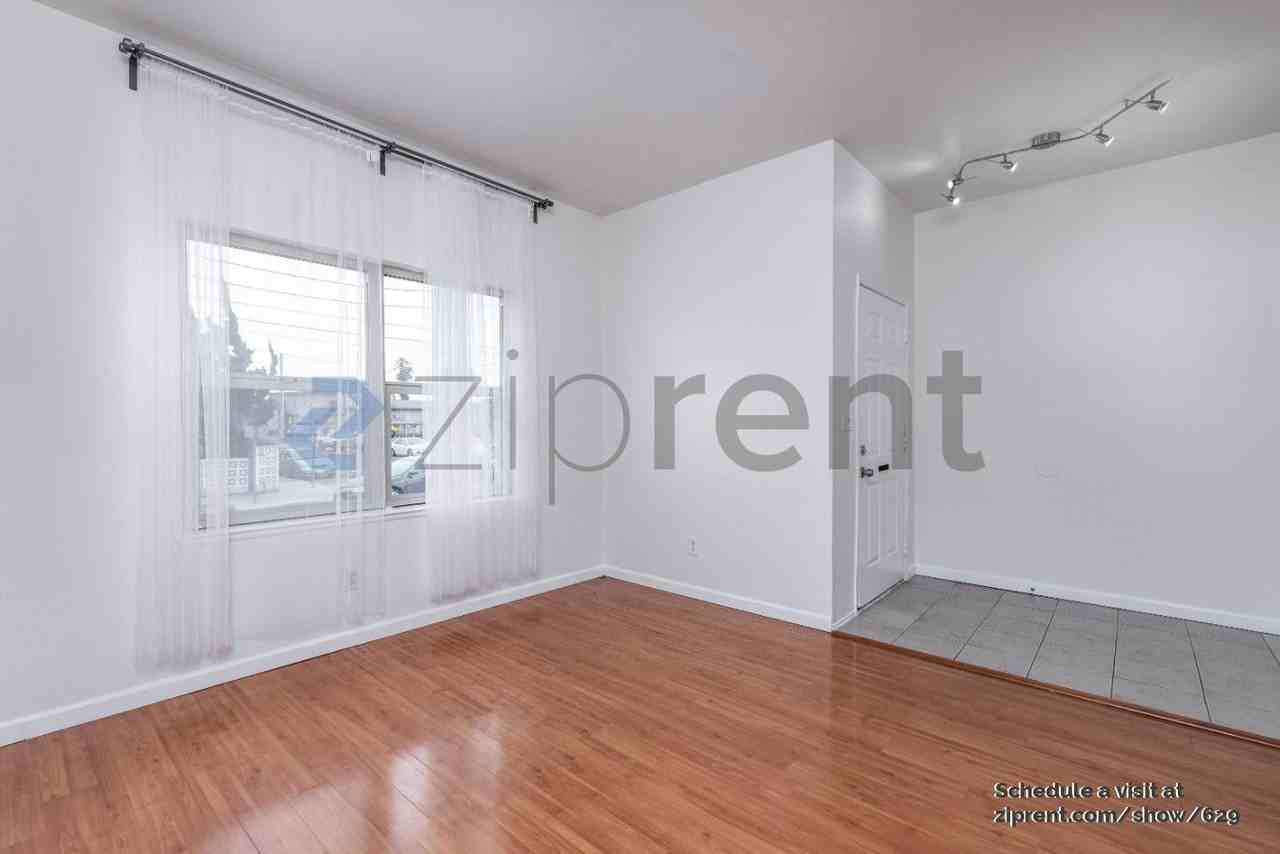 896 31st Street - Photo 2 of 11