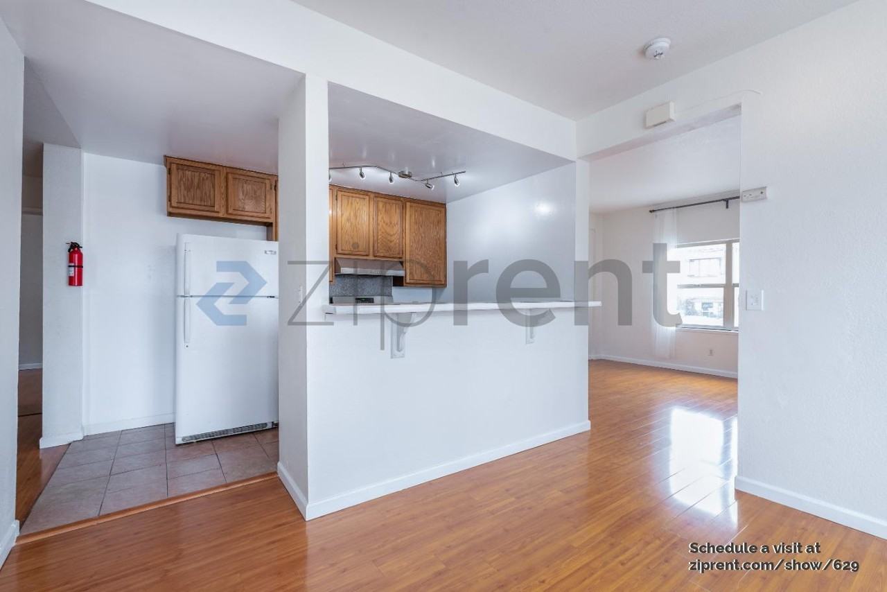 896 31st Street - Photo 3 of 11