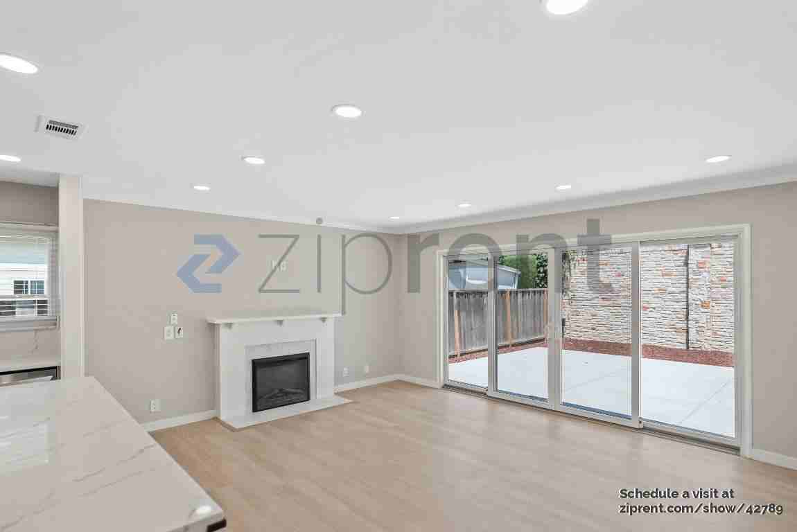 1723 Laine Ave - Photo 7 of 34