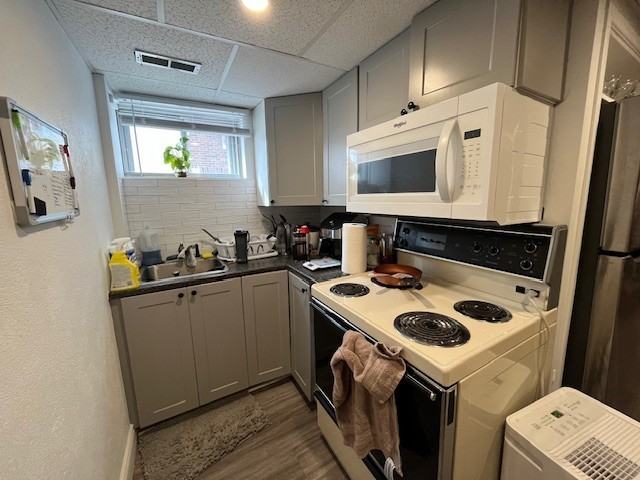 711 Brock St Lowr - Photo 2 of 8