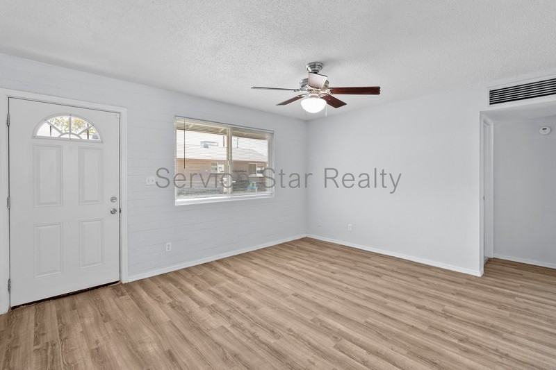 1638 W Desert Cove Ave #B - Photo 4 of 13