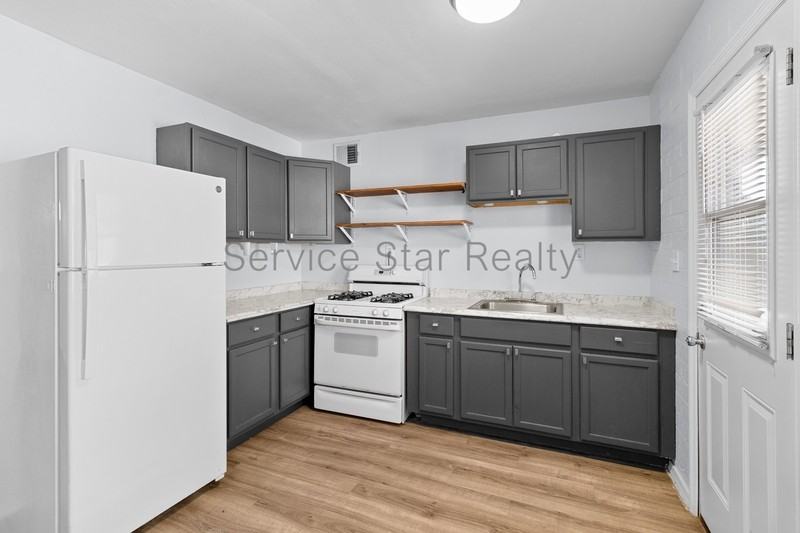 1638 W Desert Cove Ave #B - Photo 2 of 13