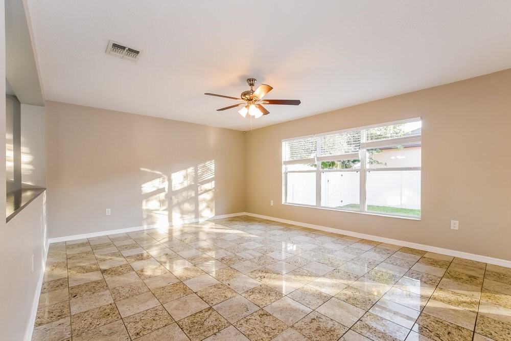 1552 Truscott Ct - Photo 3 of 16