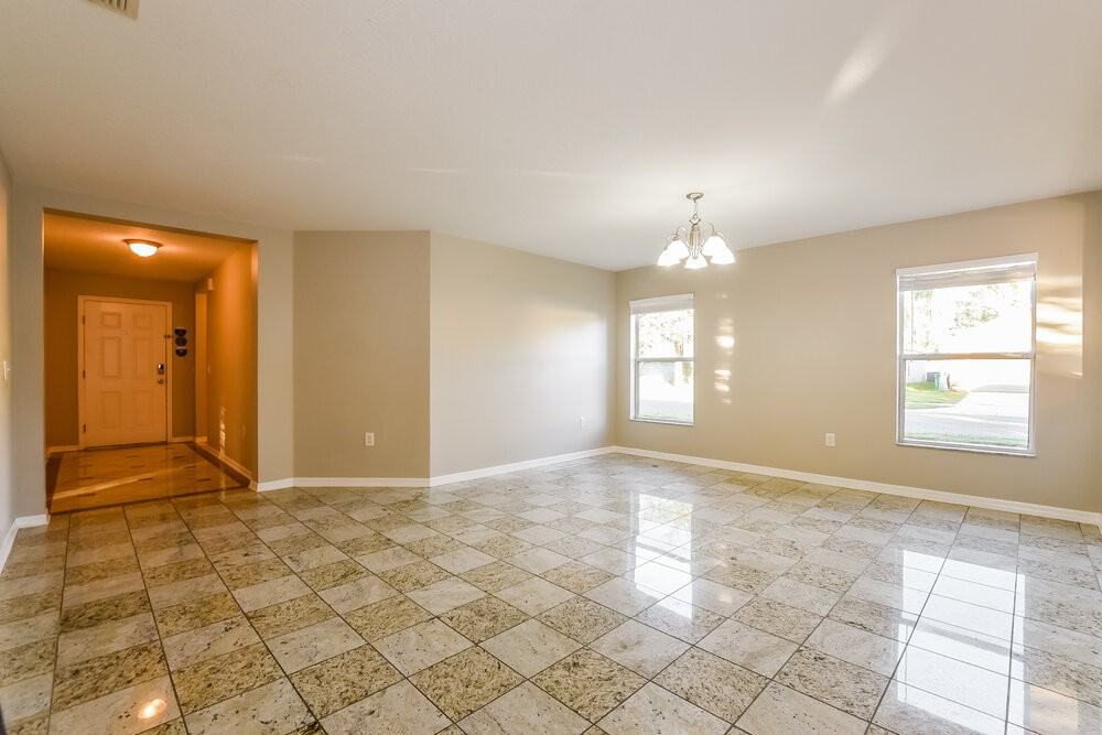 1552 Truscott Ct - Photo 5 of 16