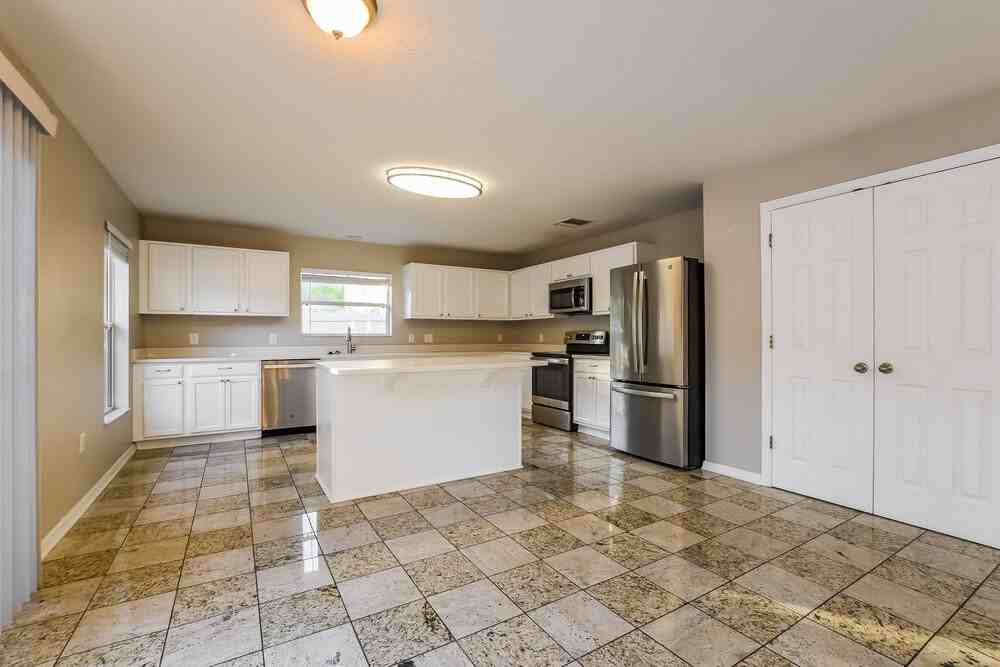 1552 Truscott Ct - Photo 7 of 16