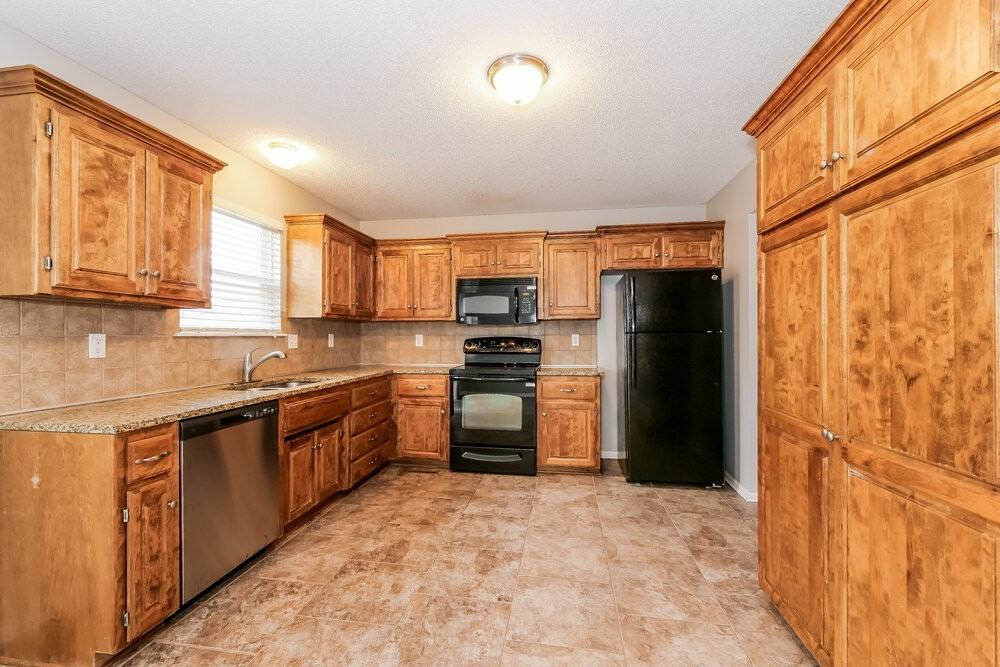515 Hibiscus Dr - Photo 7 of 17