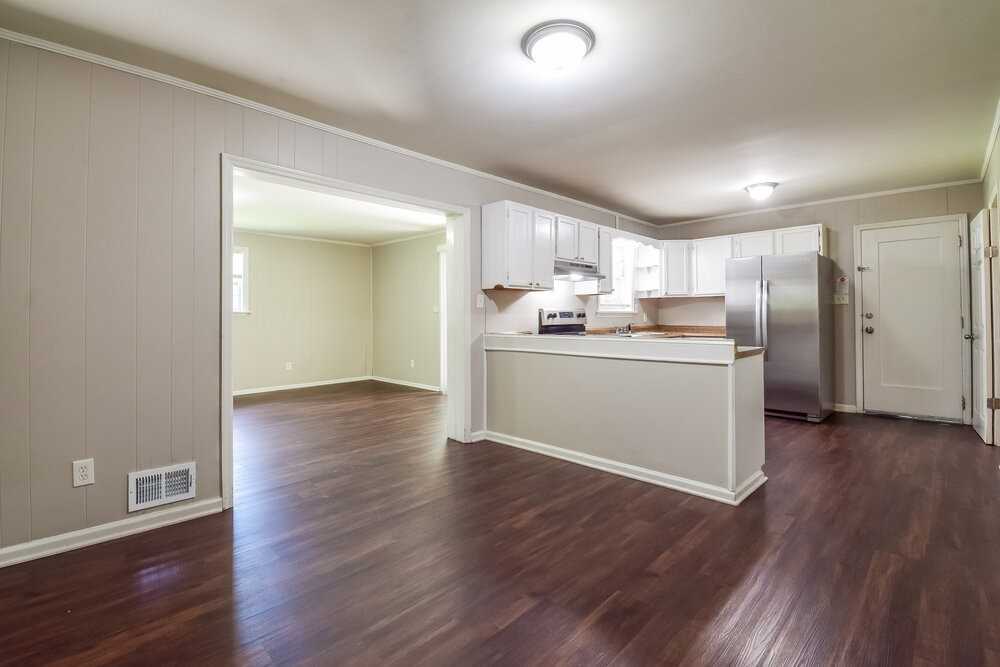 4009 Castle St - Photo 6 of 16