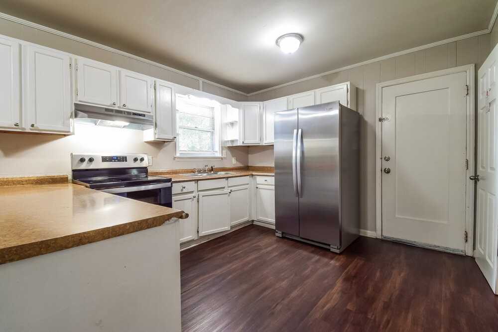 4009 Castle St - Photo 7 of 16