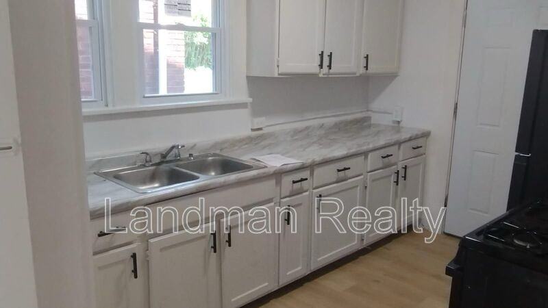 1404 Maple Ave - Photo 2 of 6