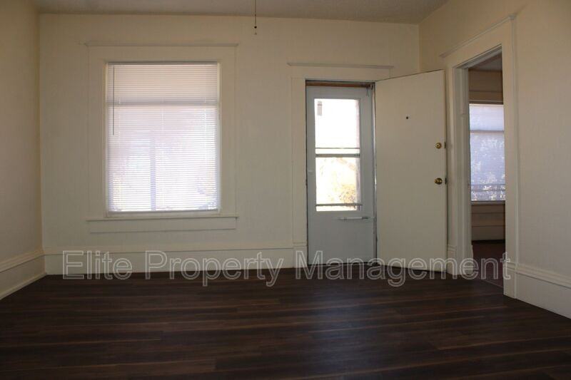 326 W Routt Ave - Photo 3 of 13