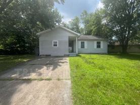 2605 N Tacoma Ave - Photo 1 of 1