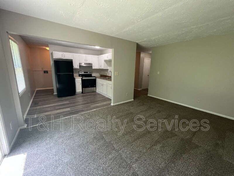 2605 N Tacoma Ave - Photo 3 of 17