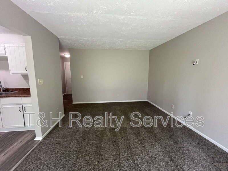 2605 N Tacoma Ave - Photo 4 of 17