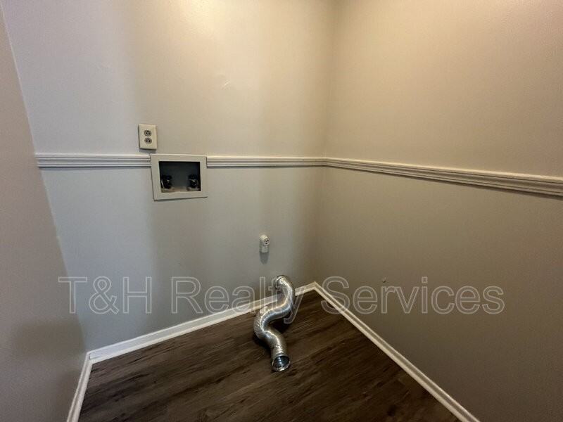 2605 N Tacoma Ave - Photo 6 of 17