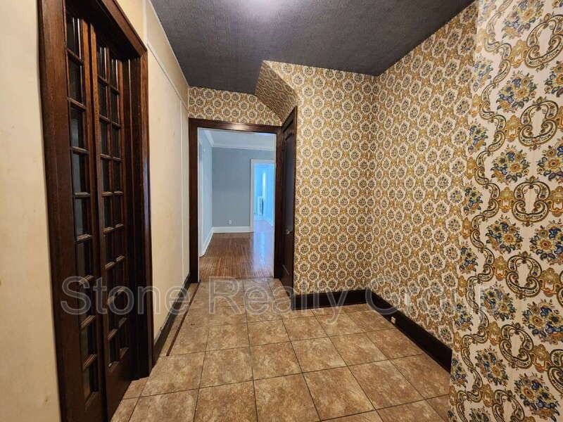 2226 N 10th St #1 - Photo 2 of 10