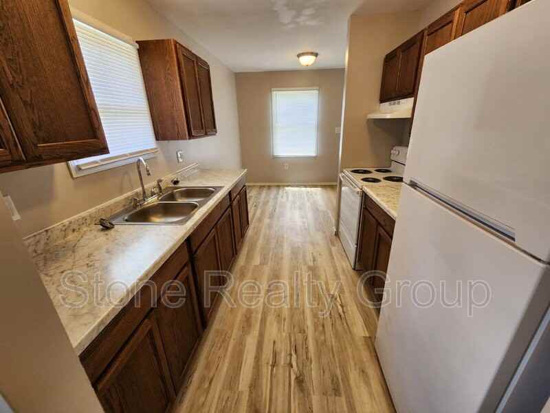 2262 3rd Ave - Photo 3 of 13