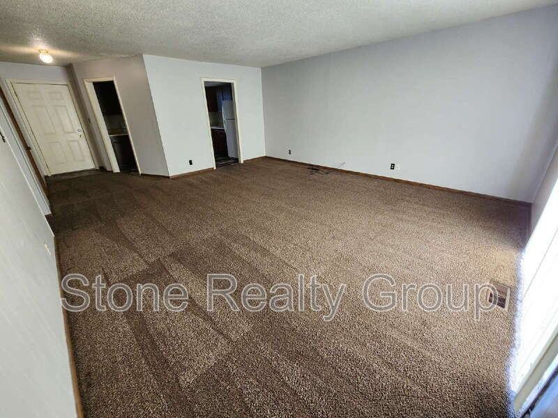 2333 Wallace Ave - Photo 3 of 9