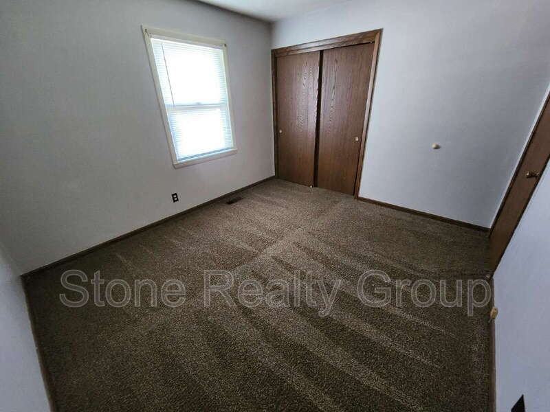 2333 Wallace Ave - Photo 7 of 9