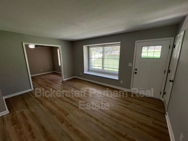 3836 Arrel Dr - Photo 4 of 36