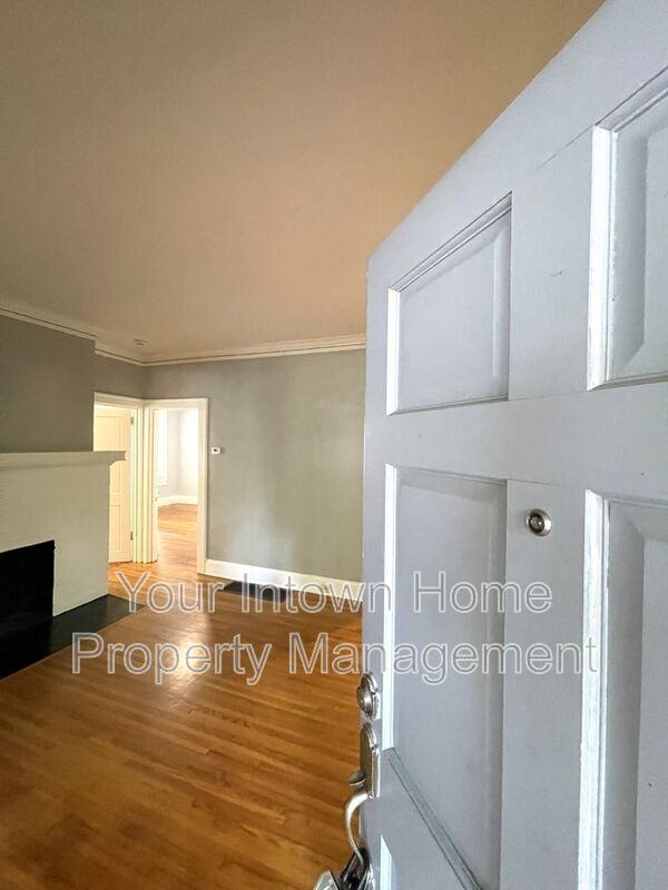 108 Greenwood Pl - Photo 3 of 29