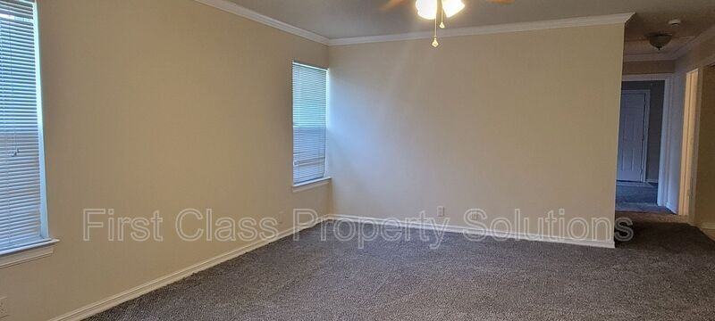 1130 N Gardner Ave - Photo 2 of 14