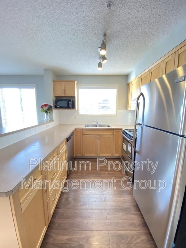 1214 - Photo 2 of 13