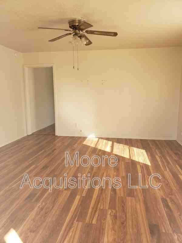 1439 S Rusk St - Photo 3 of 22
