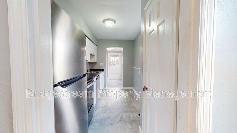 108 Bellaire Ave - Photo 3 of 30