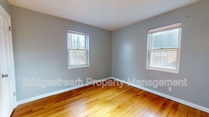 108 Bellaire Ave - Photo 7 of 30