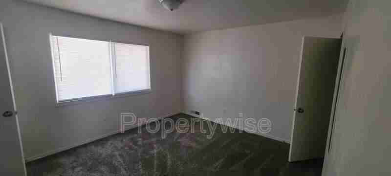 1054 Wn #H - Photo 3 of 9