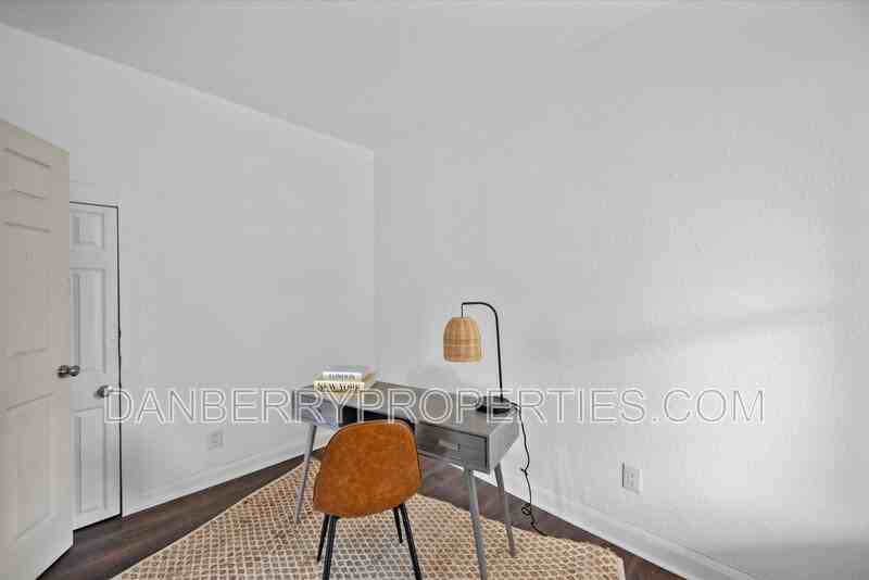 1848 Cone St - Photo 3 of 7