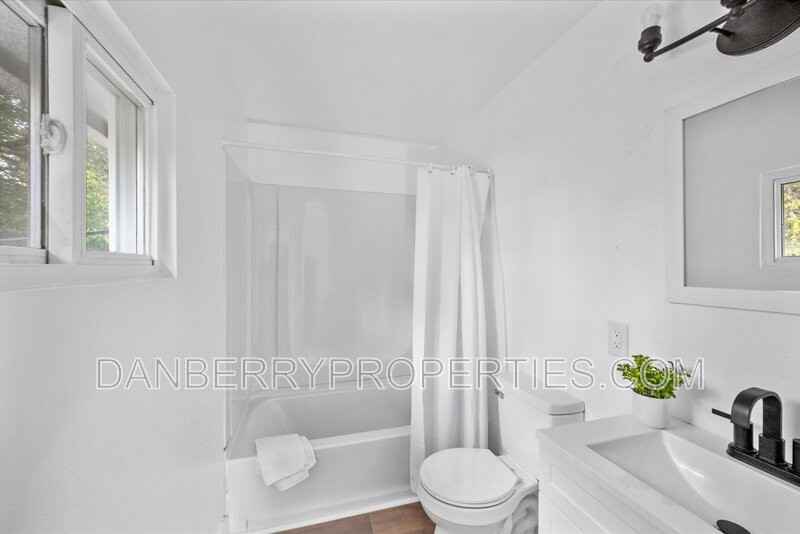 1848 Cone St - Photo 4 of 7