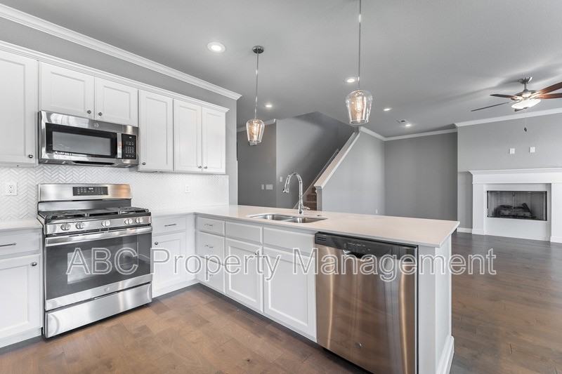 1316 Fifth Ave - Photo 3 of 25