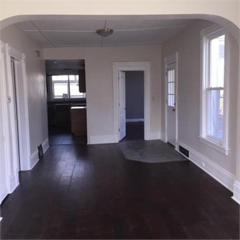 202 Cayuga St - Photo 6 of 10