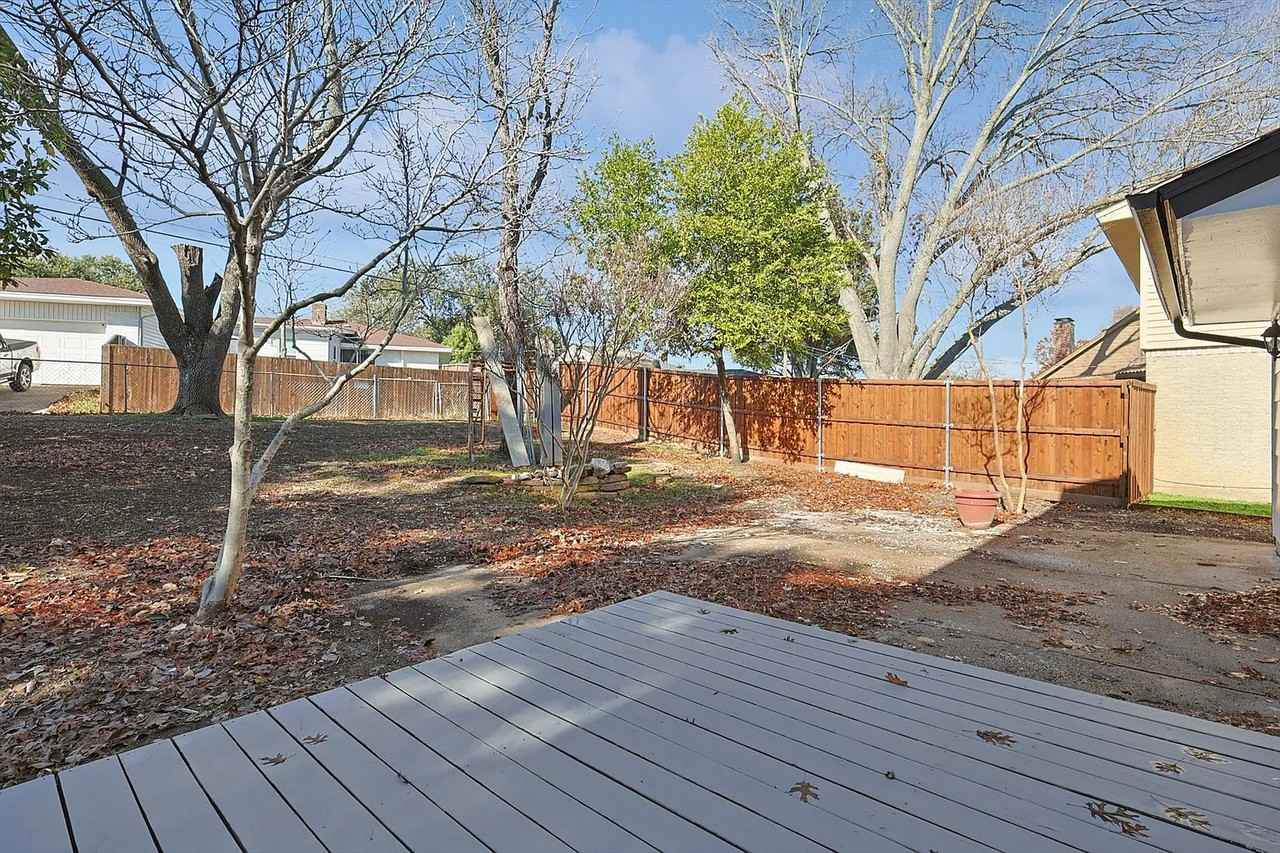 9039 Pinewood Drive - Photo 3 of 18