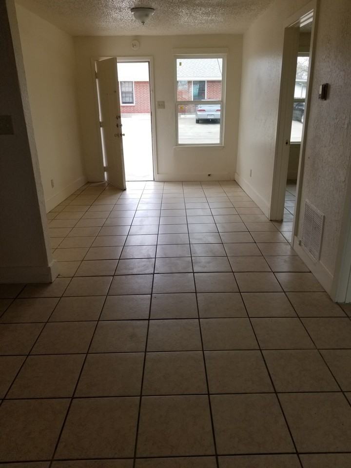 536 South 54th Street - Photo 3 of 15