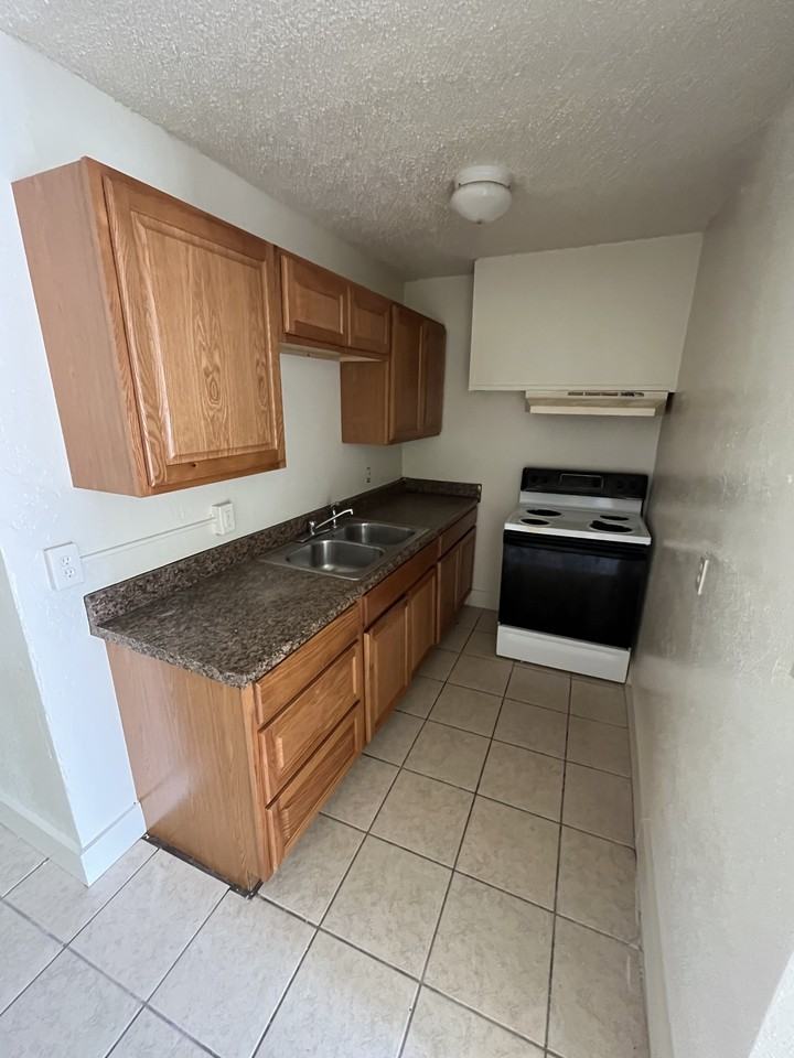 536 South 54th Street - Photo 6 of 15