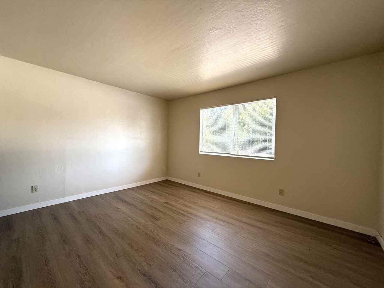 1505 West 3rd Street (K) - Photo 2 of 24