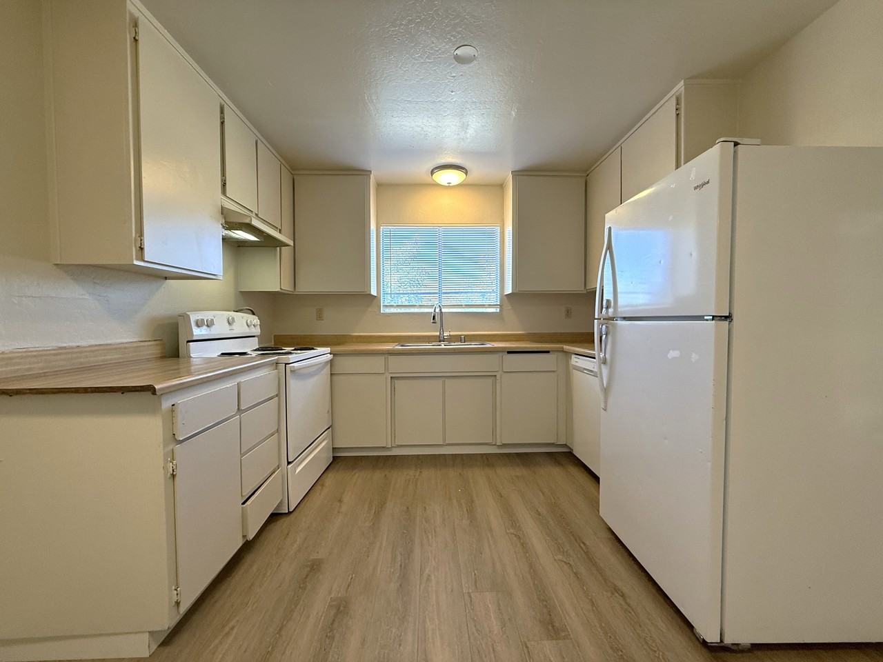 1505 West 3rd Street (K) - Photo 3 of 24