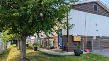 featured image of 1420 Lacey St