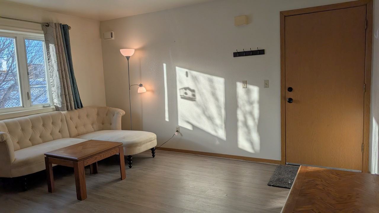 1420 Lacey Street - Photo 4 of 11