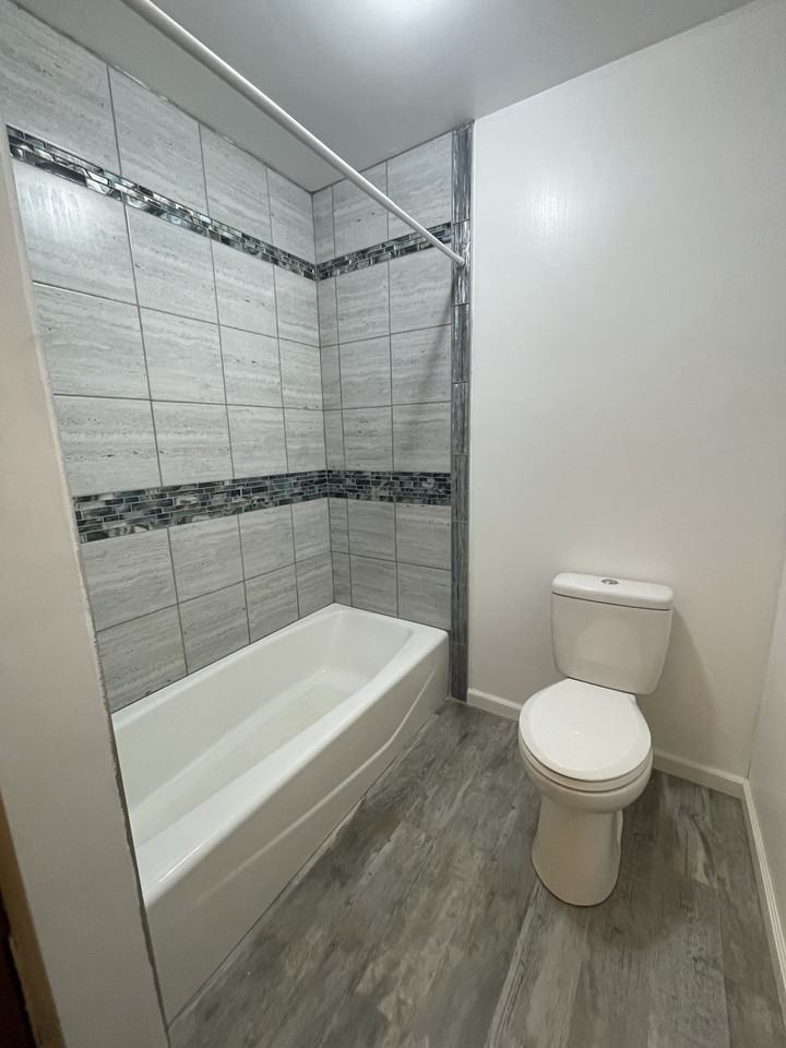 400 South Clay Street 2019 - Photo 4 of 44